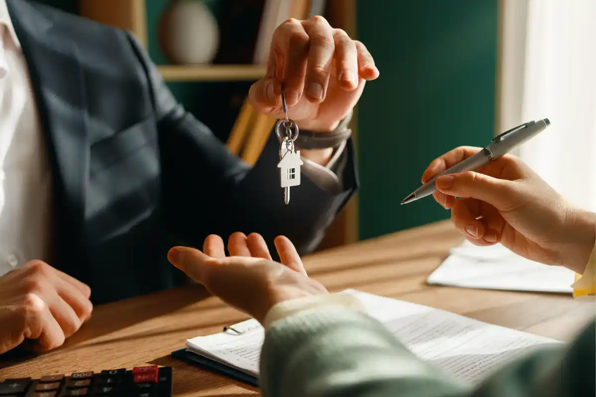 Private Listings in Real Estate: How LivNow Helps You Decide